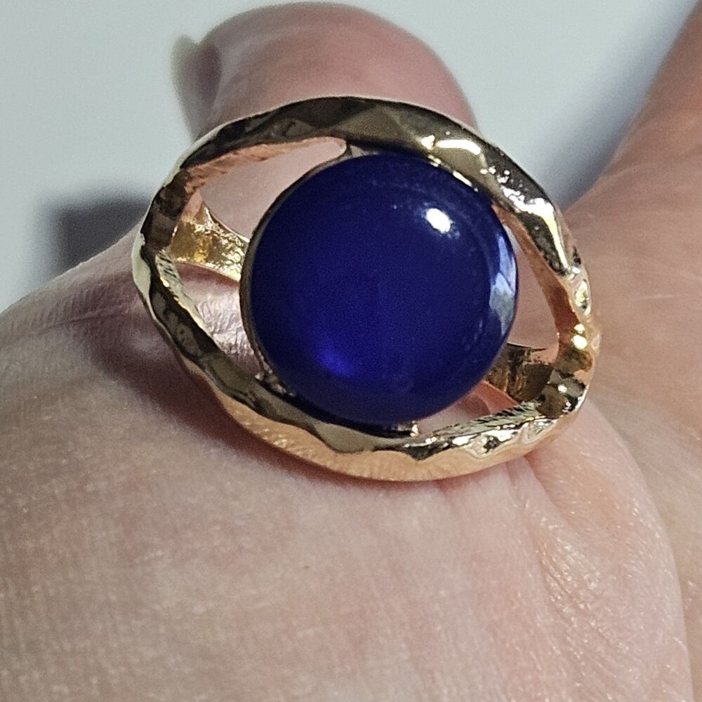 Gold Tone Round Blue Faux Stone Ring Size 8.5 - Picture 2 of 12